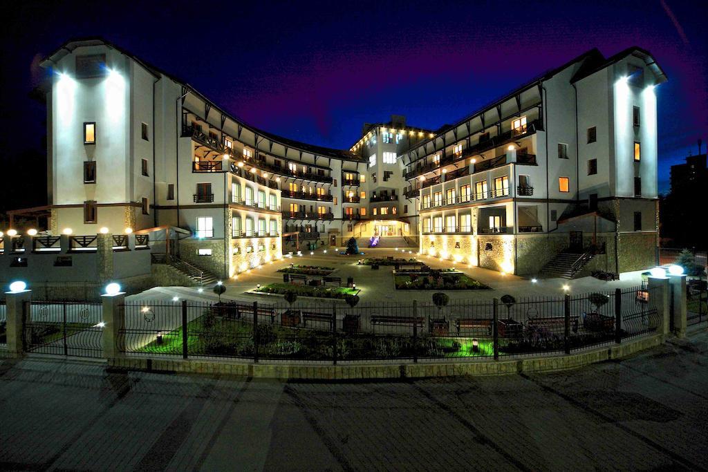 Apart-Hotel Chale Graal Truskavets Exteriör bild